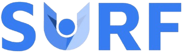 המילה "SURF" באותיות כחולות מודגשות, כאשר האות "U" מעוצבת כגל ונקודה מעליה, המזכירה אדם הגולש על הגל.